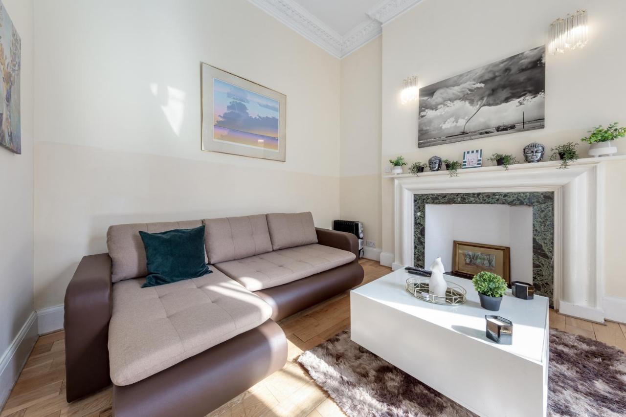 ロンドンFlat In Baker Streetアパートメント エクステリア 写真